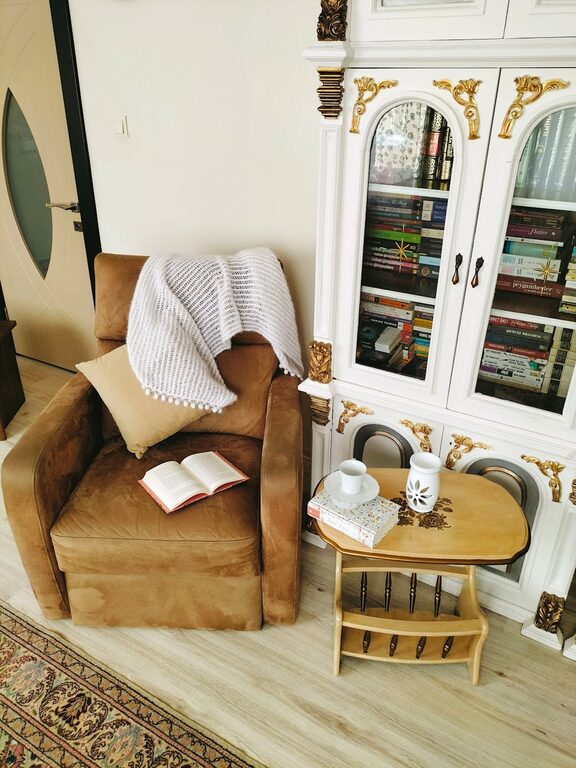 How to Create a Cozy Reading Nook for Relaxation at Home