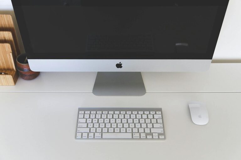 Simple Tips for Organizing a Clutter-Free Workspace at Home